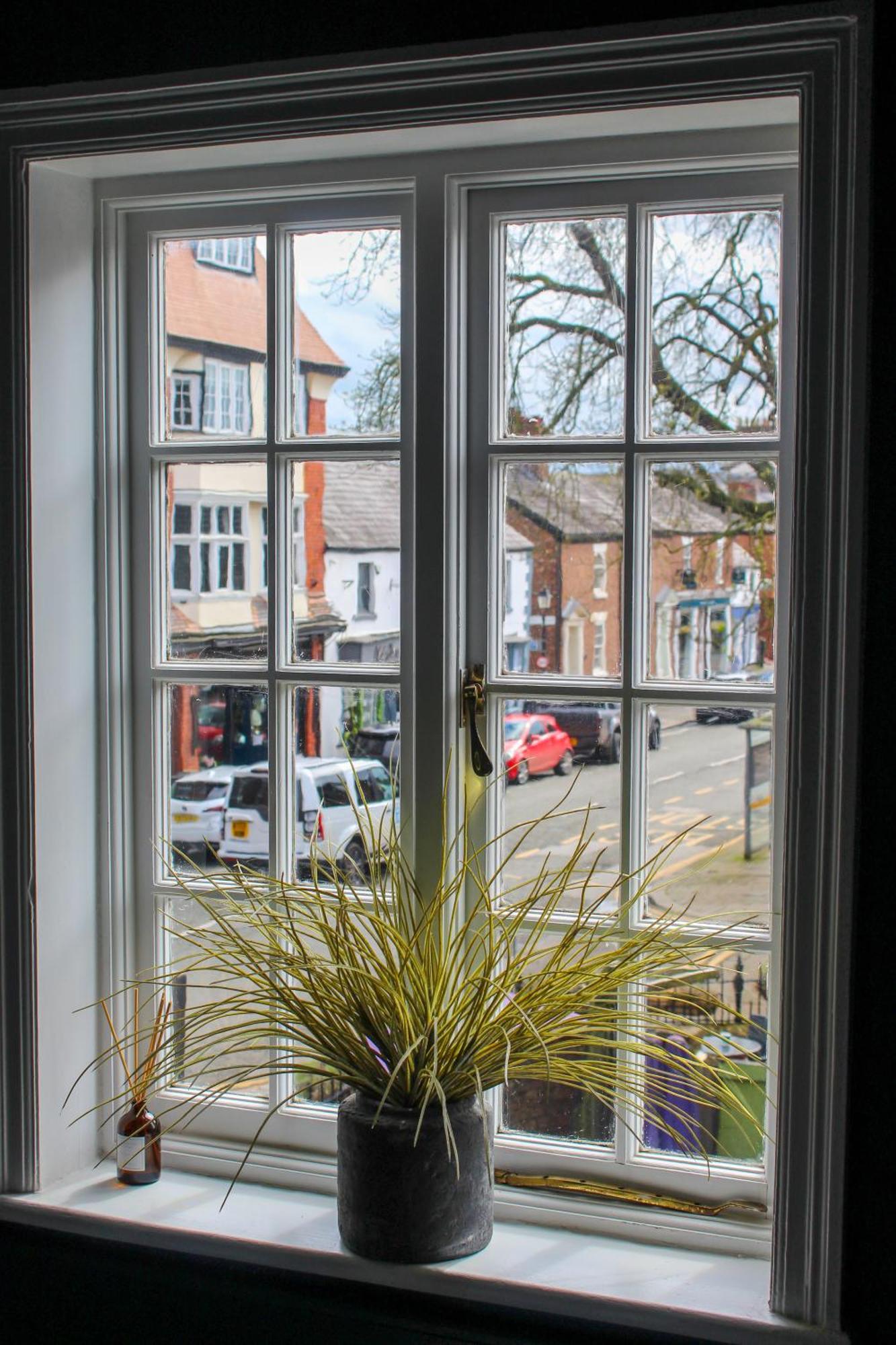 Stay On The High Street Tarporley Exterior foto